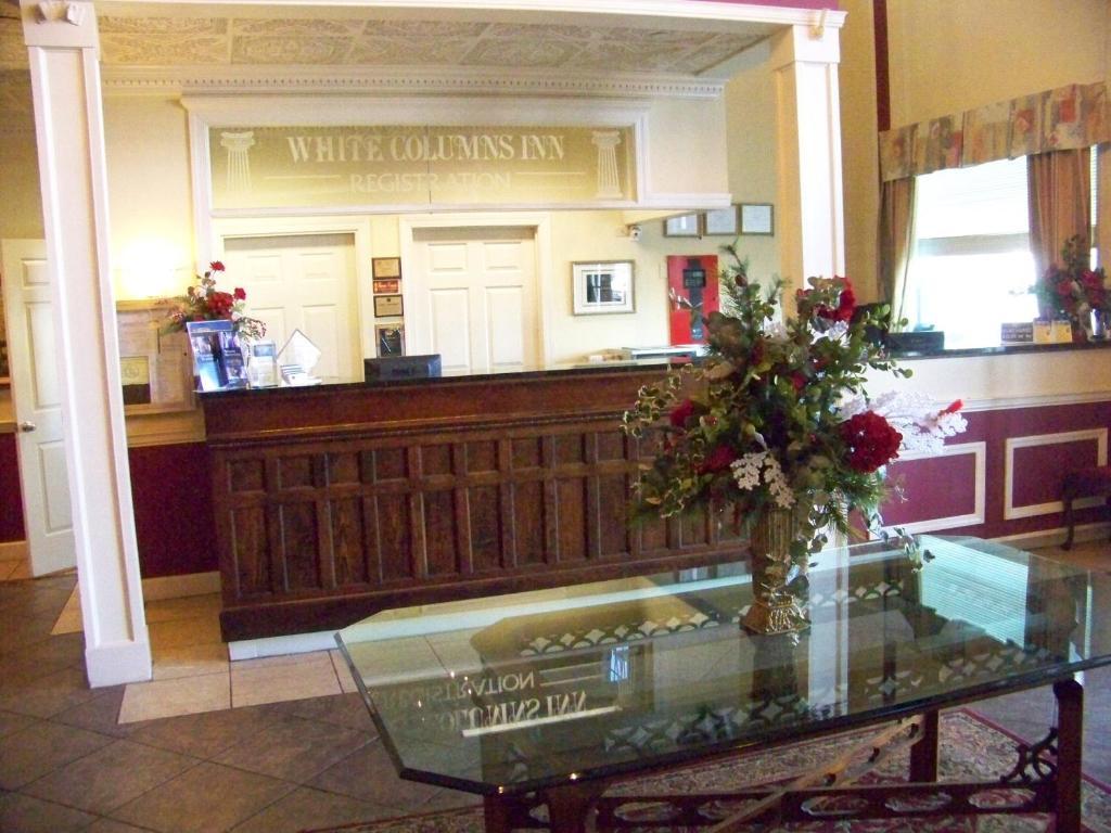 White Columns Inn Thomson Εξωτερικό φωτογραφία