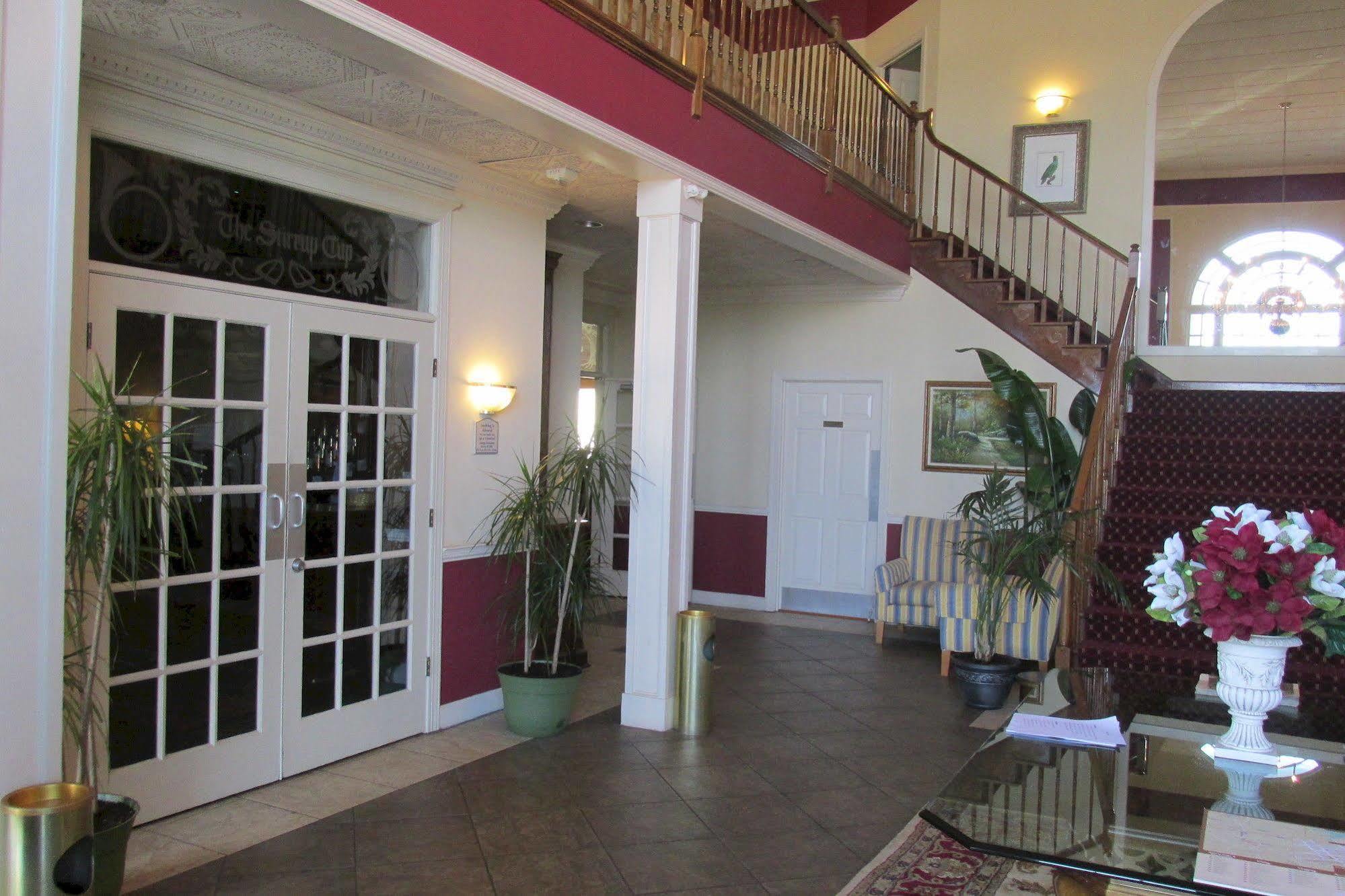 White Columns Inn Thomson Εξωτερικό φωτογραφία