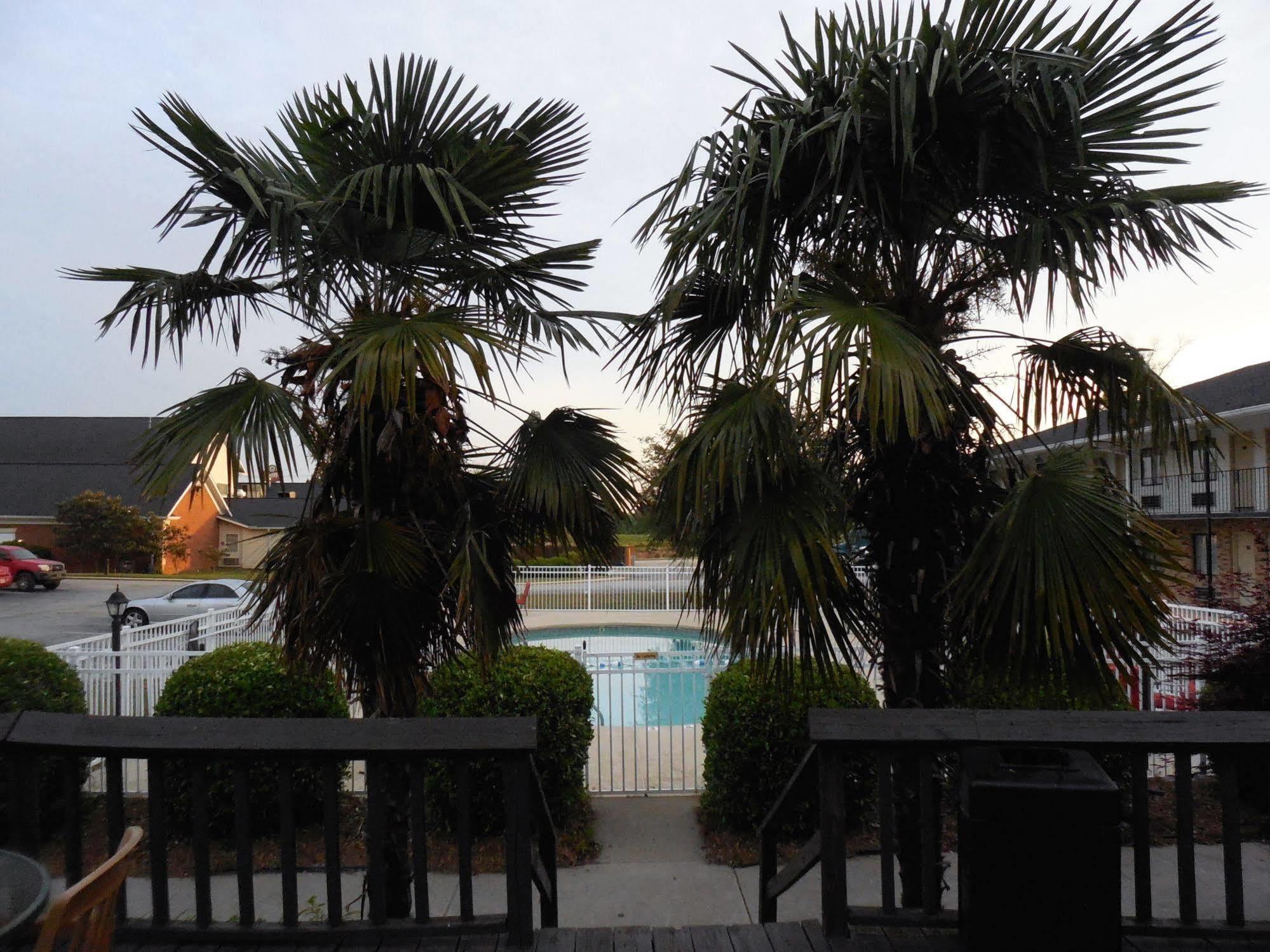 White Columns Inn Thomson Εξωτερικό φωτογραφία